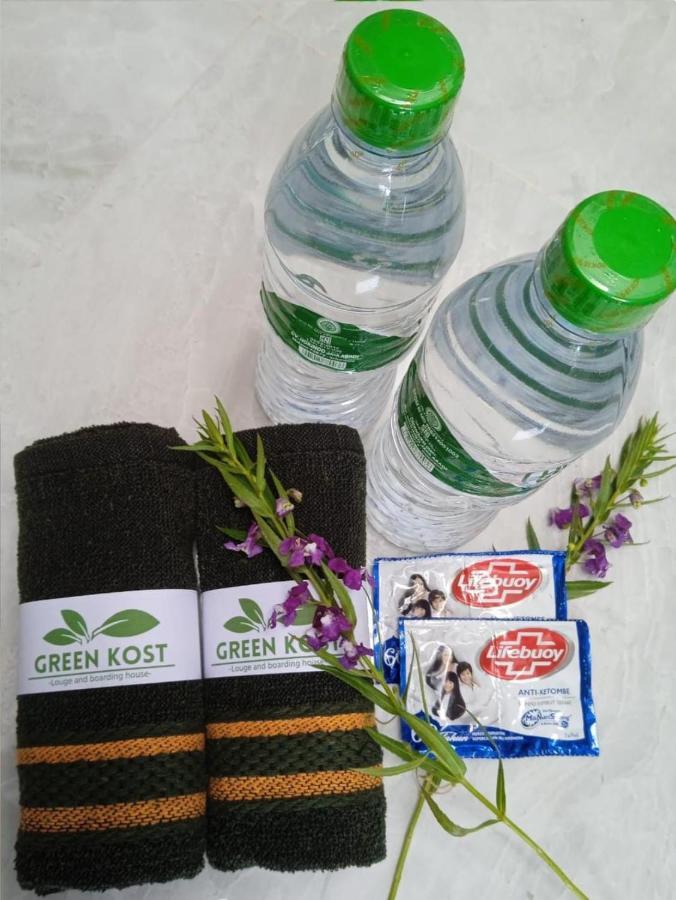 Greenkost Hostel Sintang Bagian luar foto