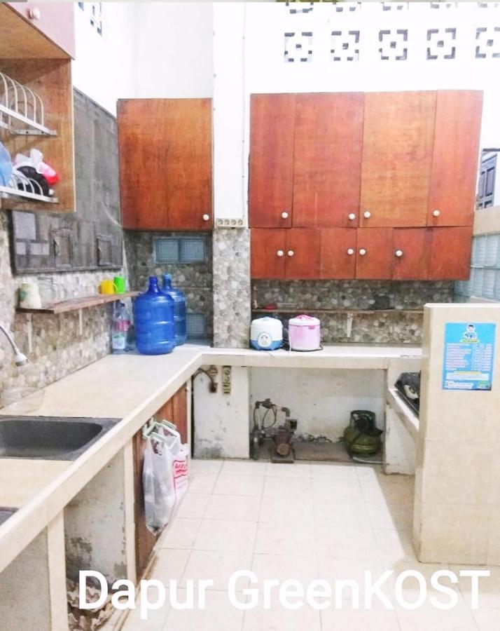 Greenkost Hostel Sintang Bagian luar foto