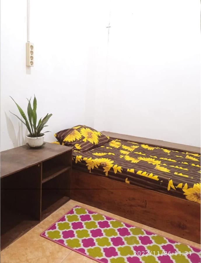 Greenkost Hostel Sintang Bagian luar foto
