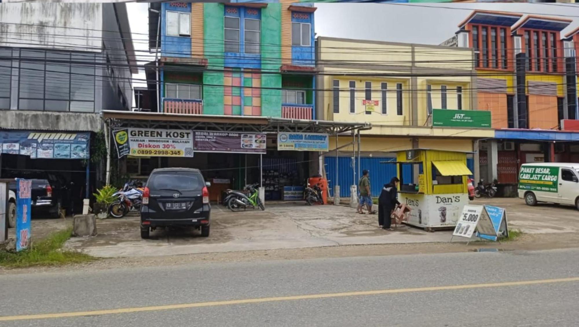 Greenkost Hostel Sintang Bagian luar foto